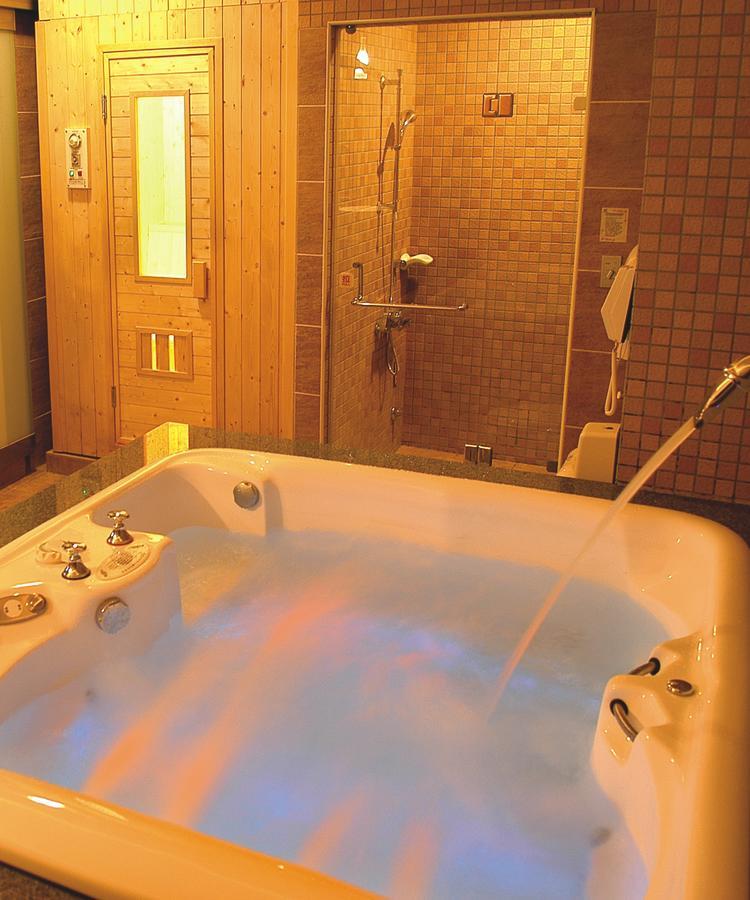 Sunflower Motel Hsinchu Extérieur photo