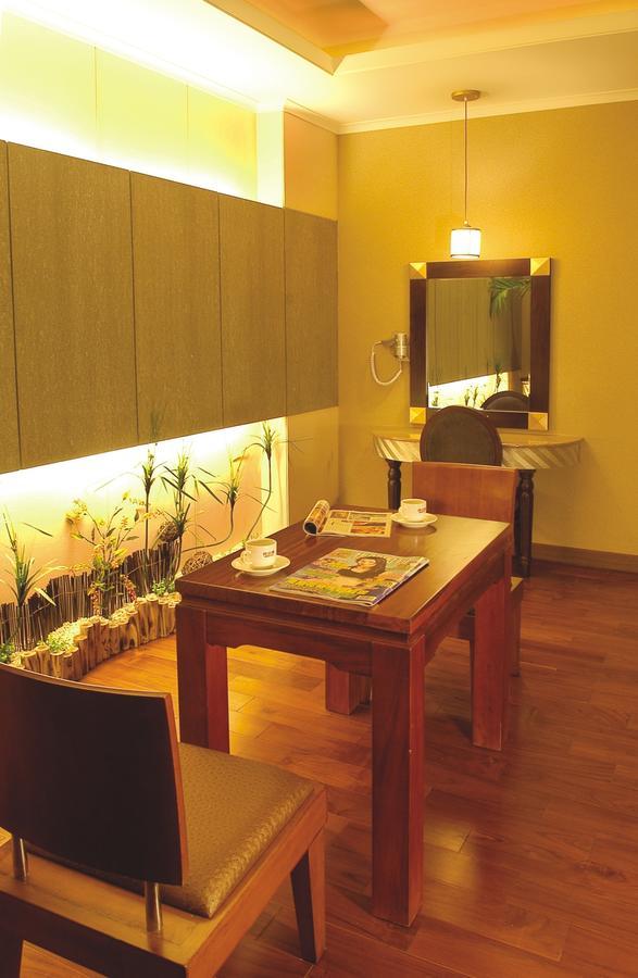 Sunflower Motel Hsinchu Extérieur photo