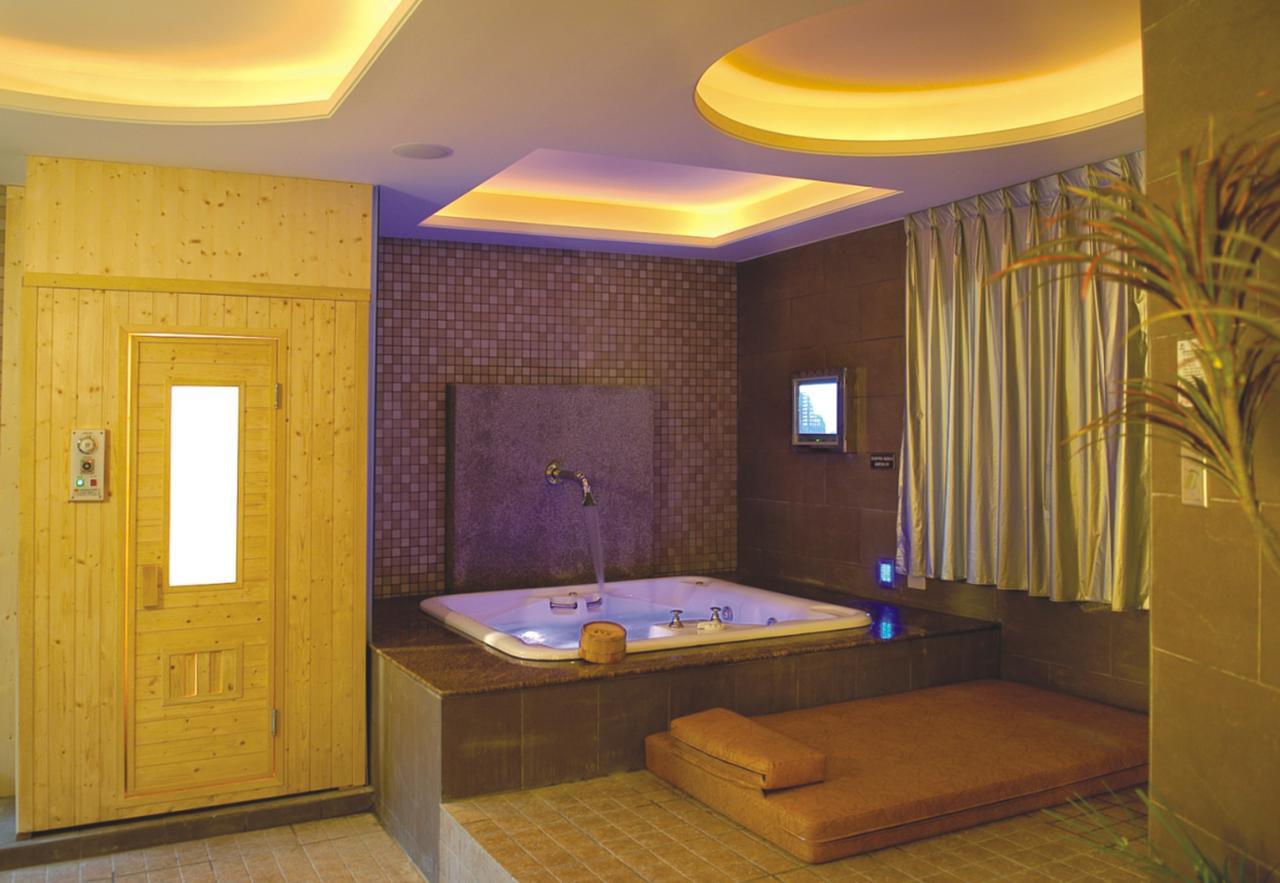Sunflower Motel Hsinchu Extérieur photo
