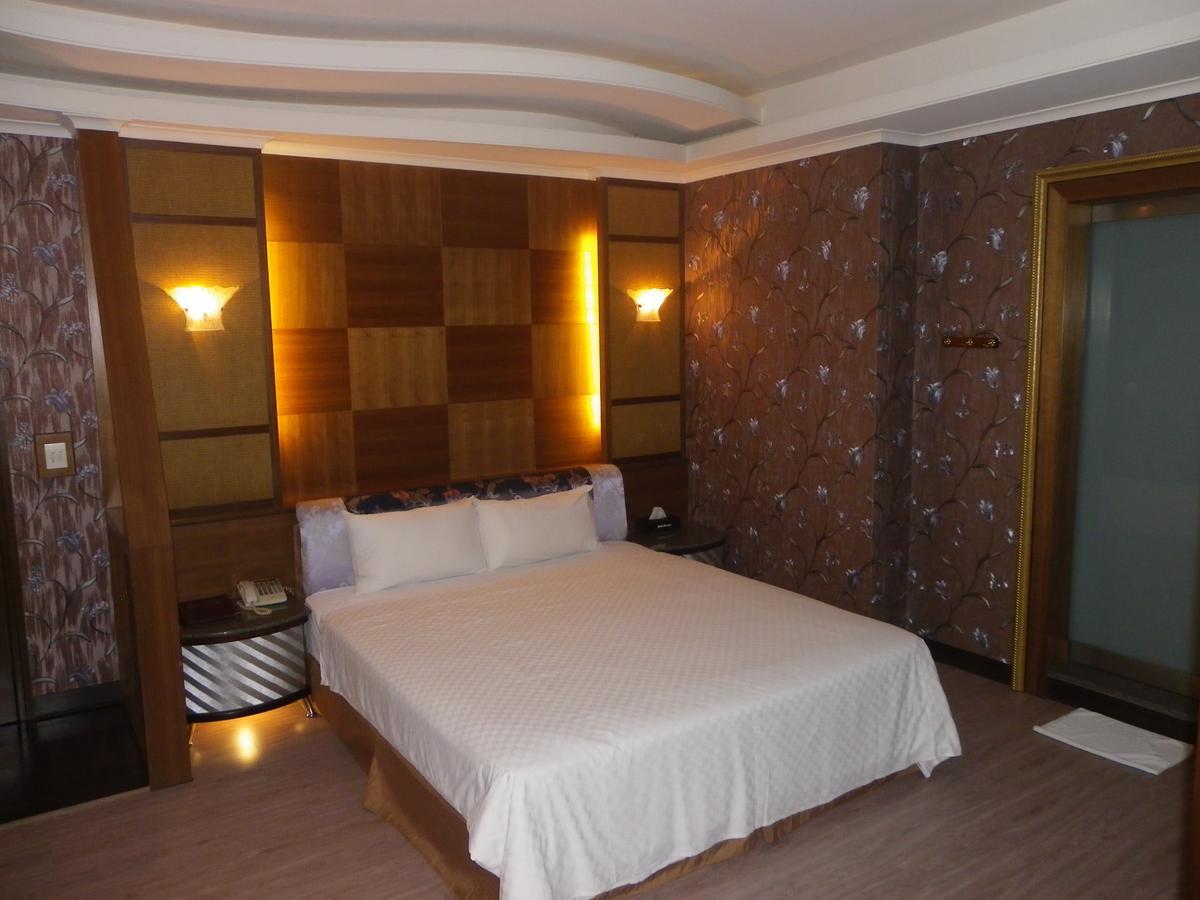 Sunflower Motel Hsinchu Extérieur photo