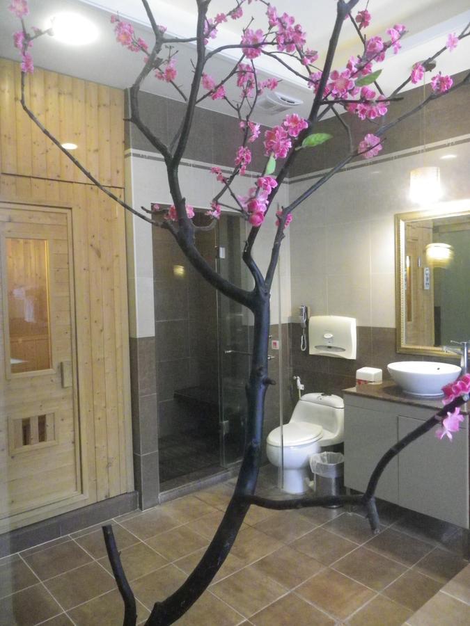 Sunflower Motel Hsinchu Extérieur photo