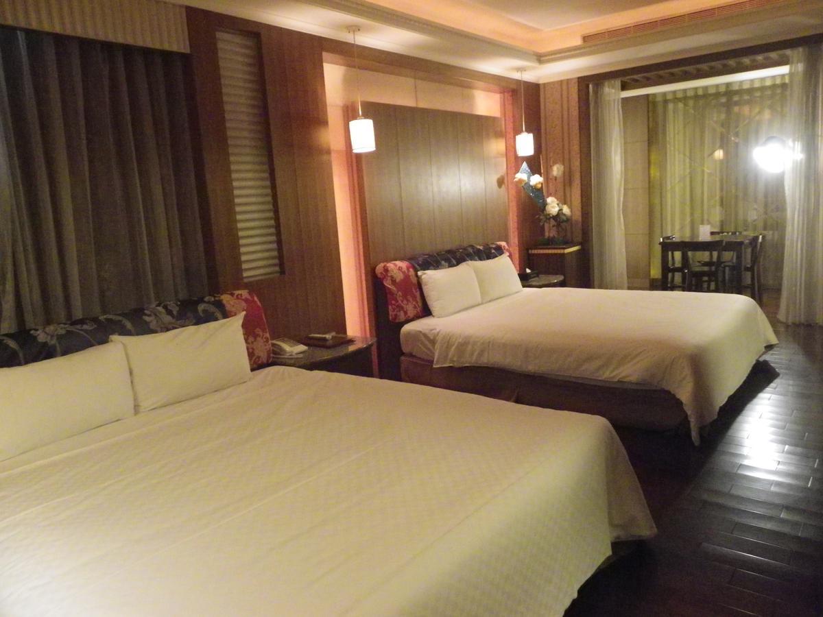 Sunflower Motel Hsinchu Extérieur photo