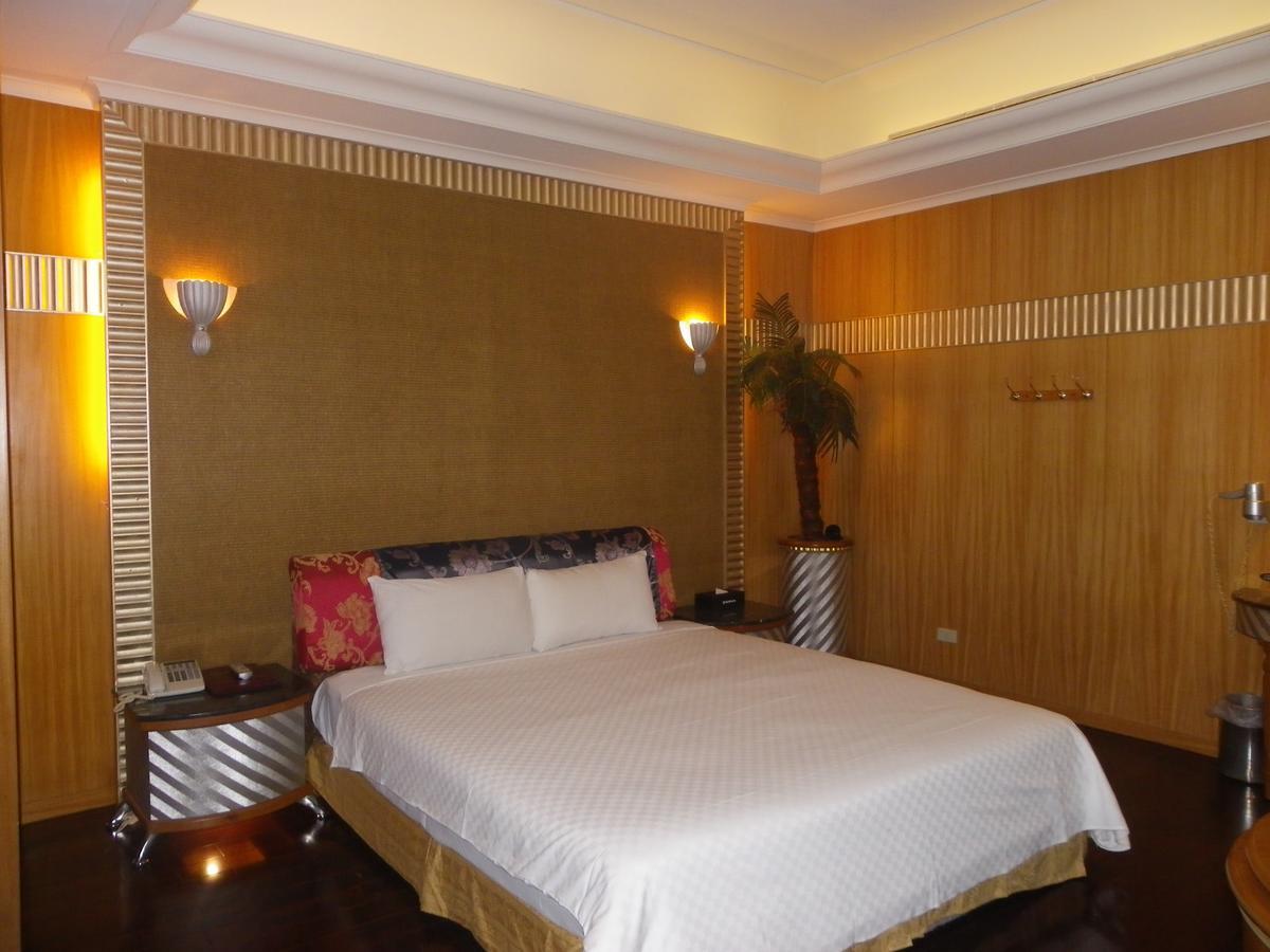 Sunflower Motel Hsinchu Extérieur photo