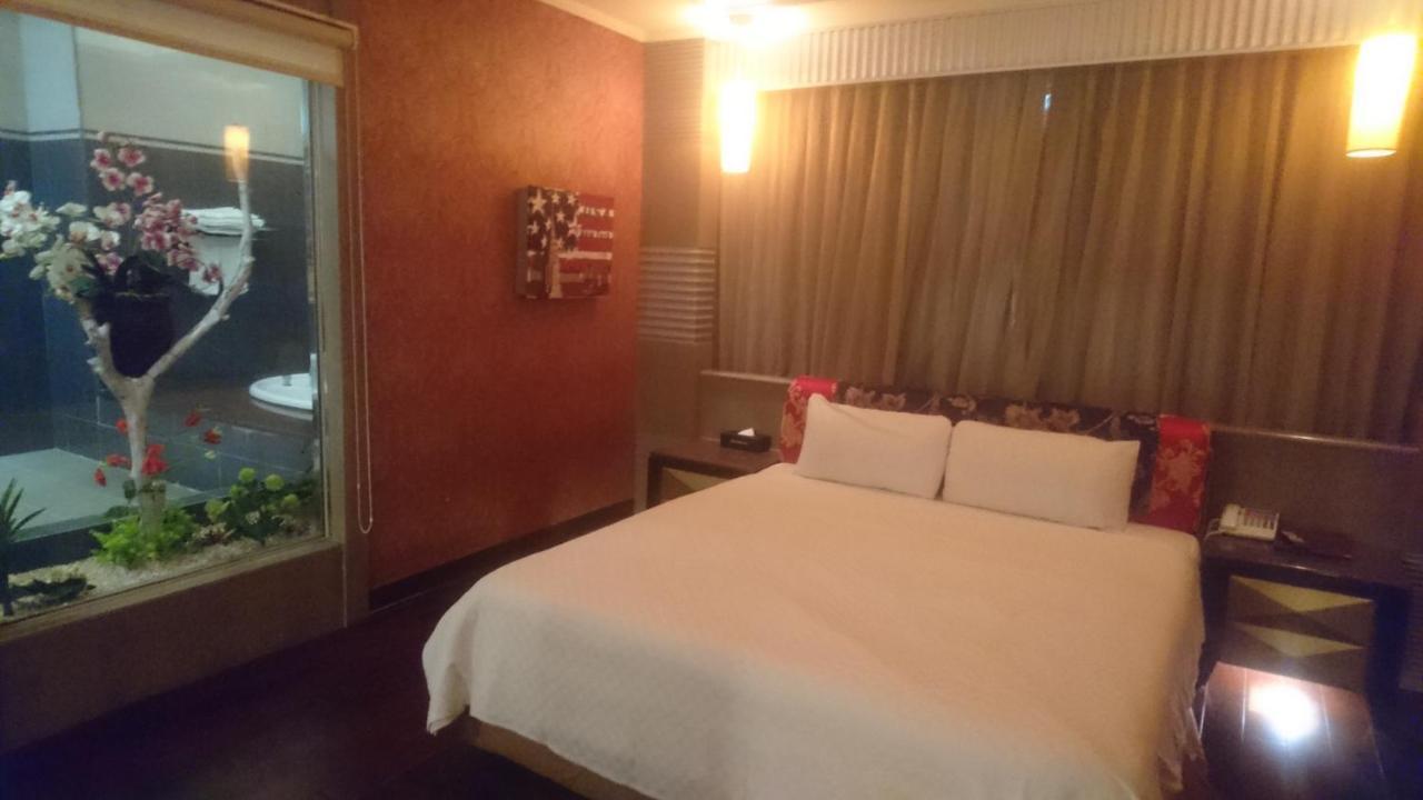 Sunflower Motel Hsinchu Extérieur photo